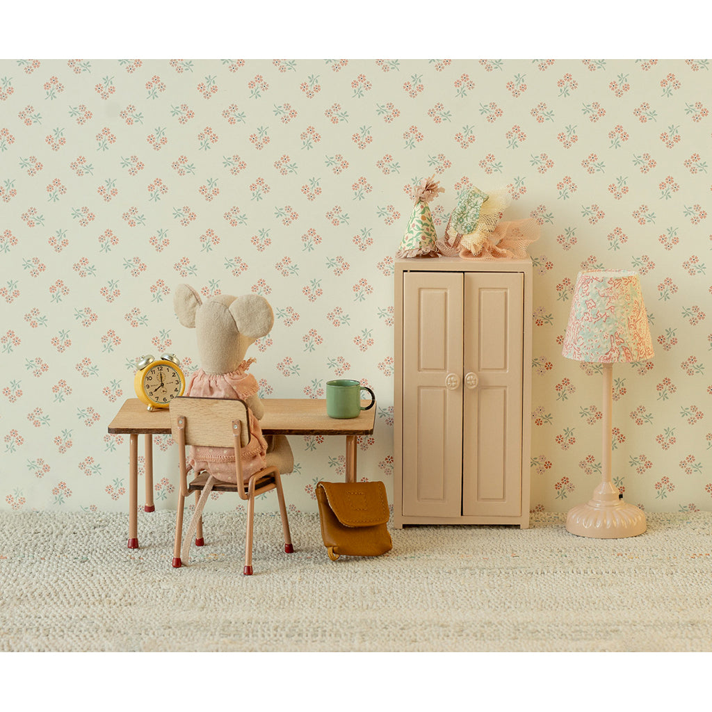 Maileg tillbehör till möss, Klädskåp med 3 galgar – rosa