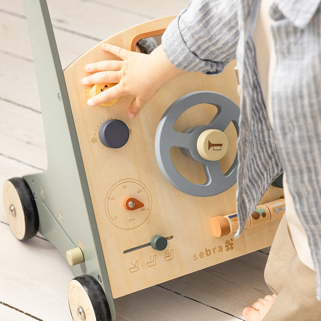 Sebra Gåvagn i trä med aktiviteter, Bil