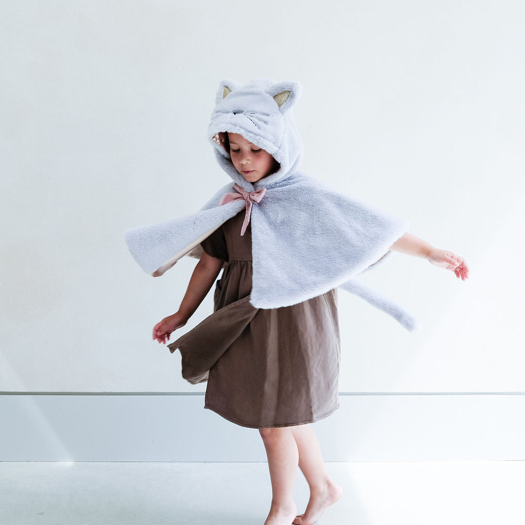 Mimi & Lula, Mantel - Katt