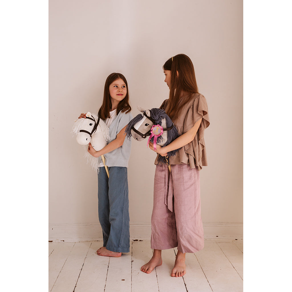 By Astrup Käpphäst, Vit
