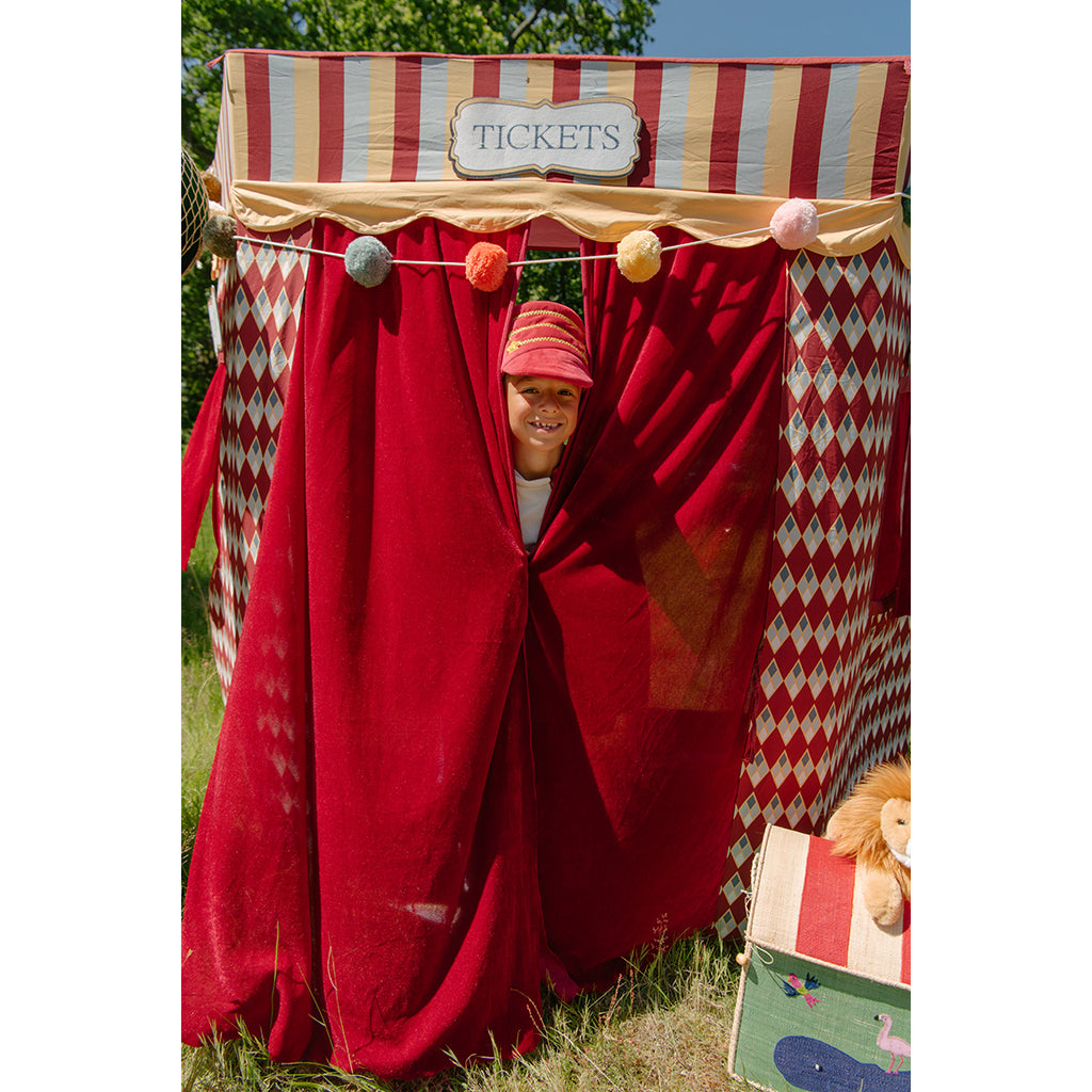 By Astrup Vintage Circus lektält
