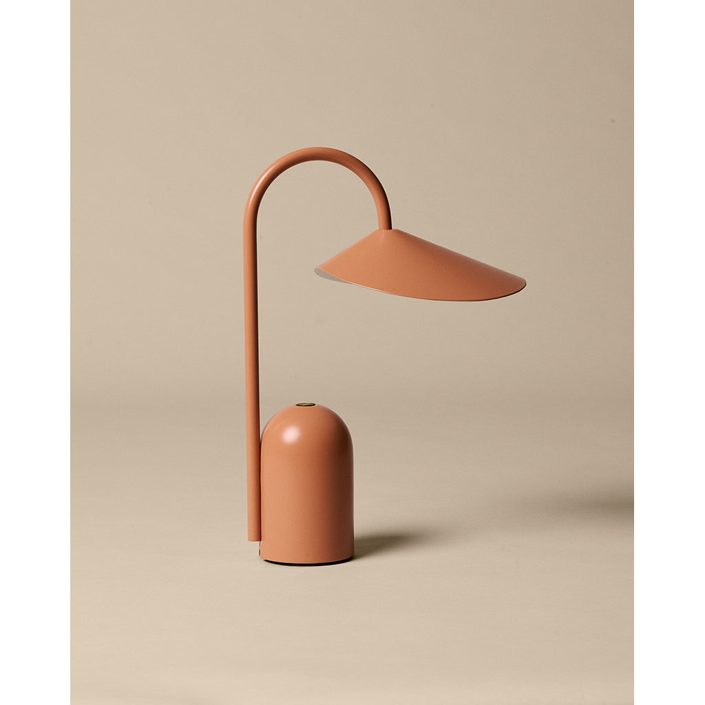 ferm Living, Arum Bärbar Lampa - Sienna