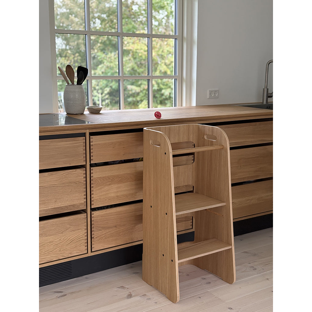 Curve-Lab, Lärotorn, Birk med yta av ekträ