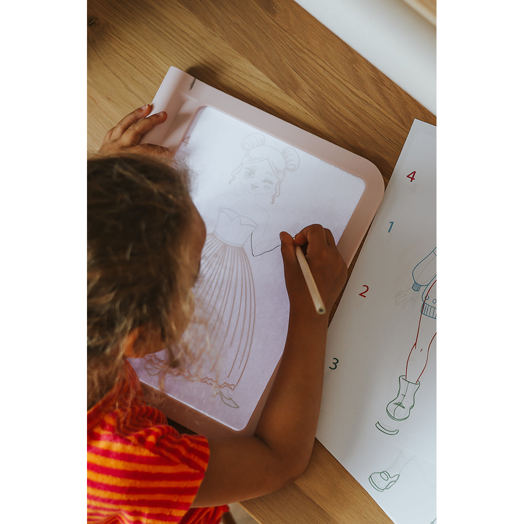 KIDYDRAW PRO - PORTABEL LJUSPLATTA FÖR MODEDESIGN