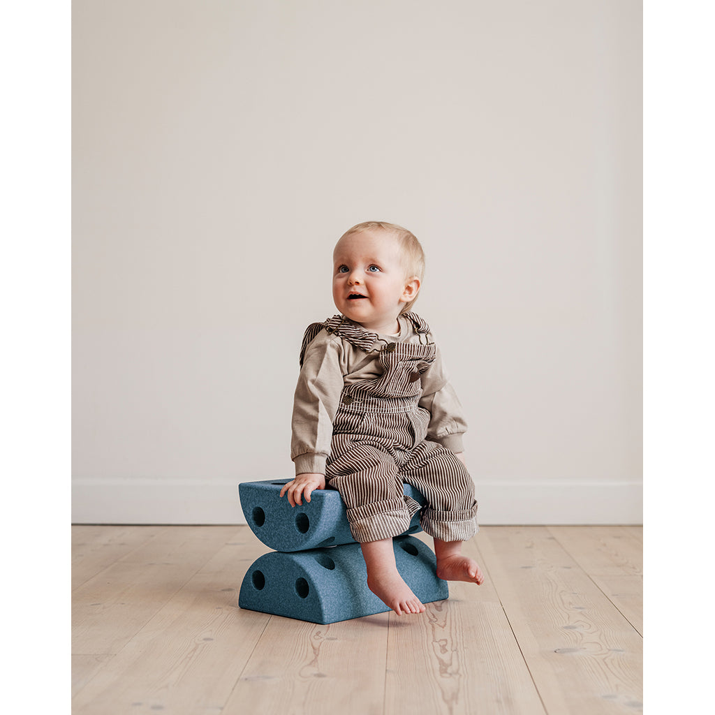 Modu Stool, Barnpall, aktivitetsmöbel i skum - Deep blue