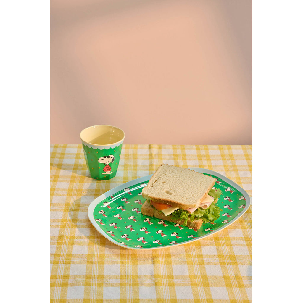 Rice Melamin rektangulär middagstallrik, Snoopy - Grön