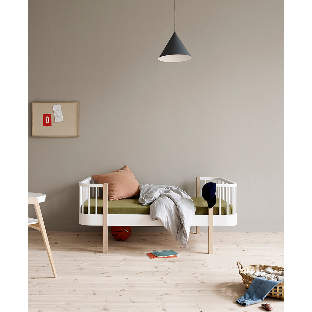 Oliver Furniture, Wood Original, juniorsäng - vit/ek