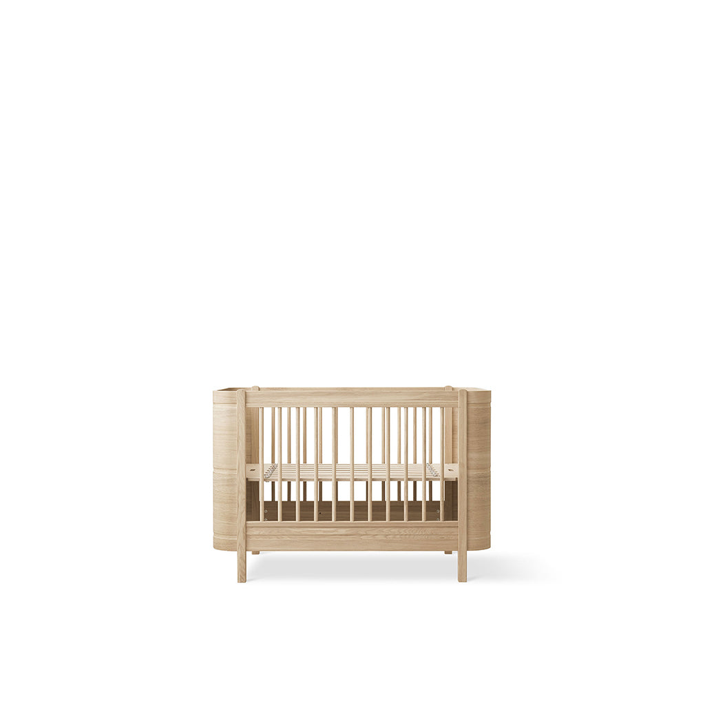 Oliver Furniture, Wood Mini+ spjälsäng exkl. junior kit – Ek (LEVERANS start maj)