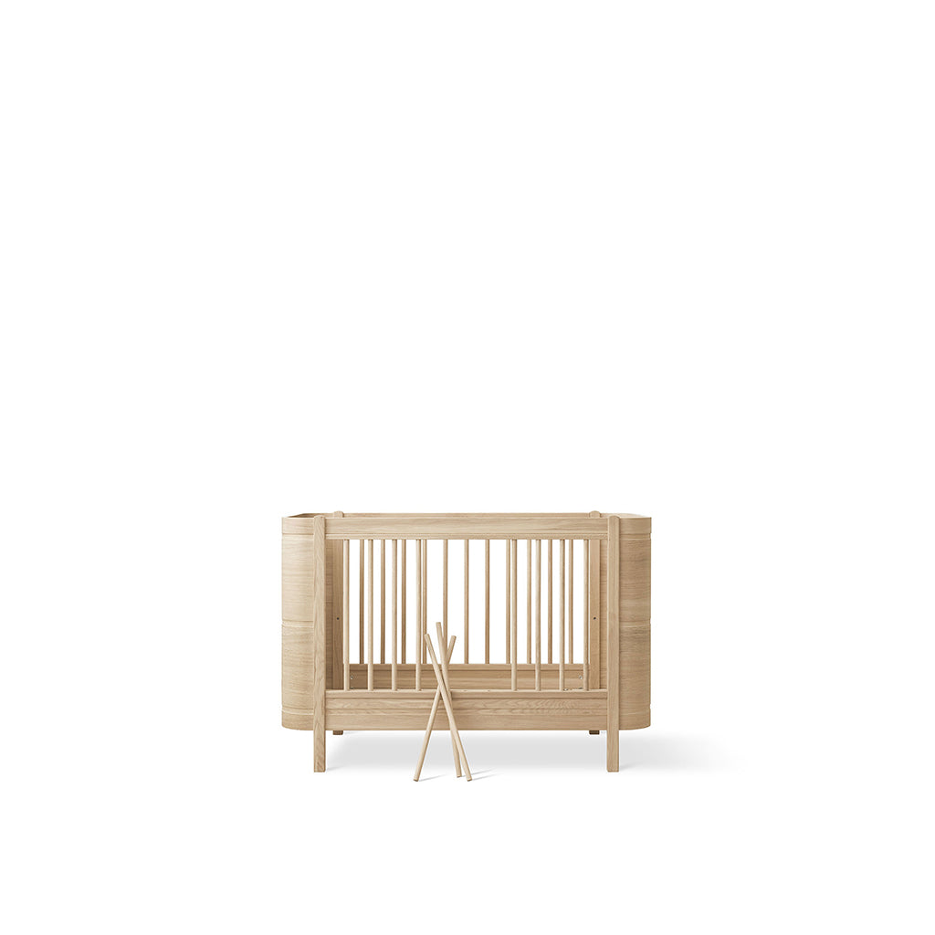Oliver Furniture, Wood Mini+ spjälsäng exkl. junior kit – Ek (LEVERANS start maj)