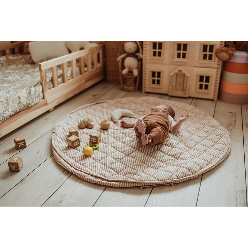 Play&Go Två-i-en babytäcke, ekologiskt – Stripes brown
