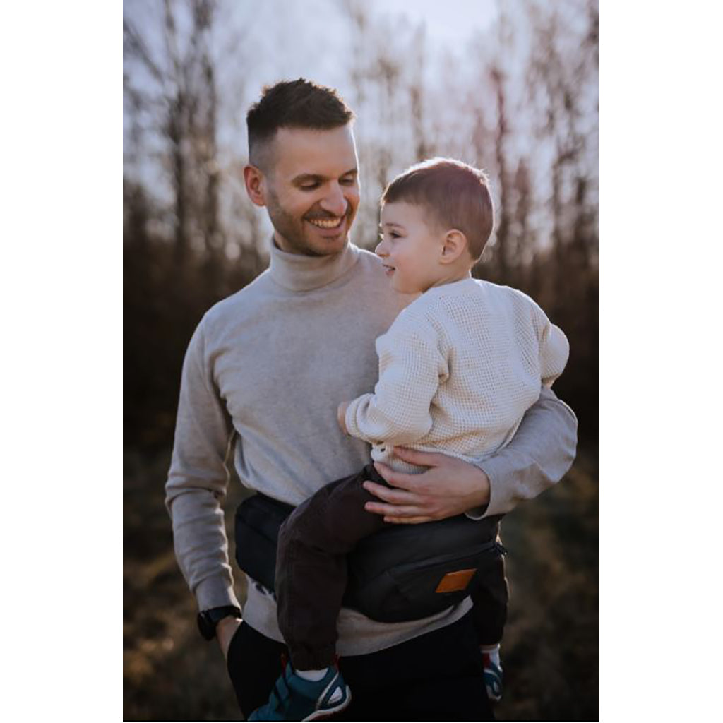 By Minella höftstol, svart