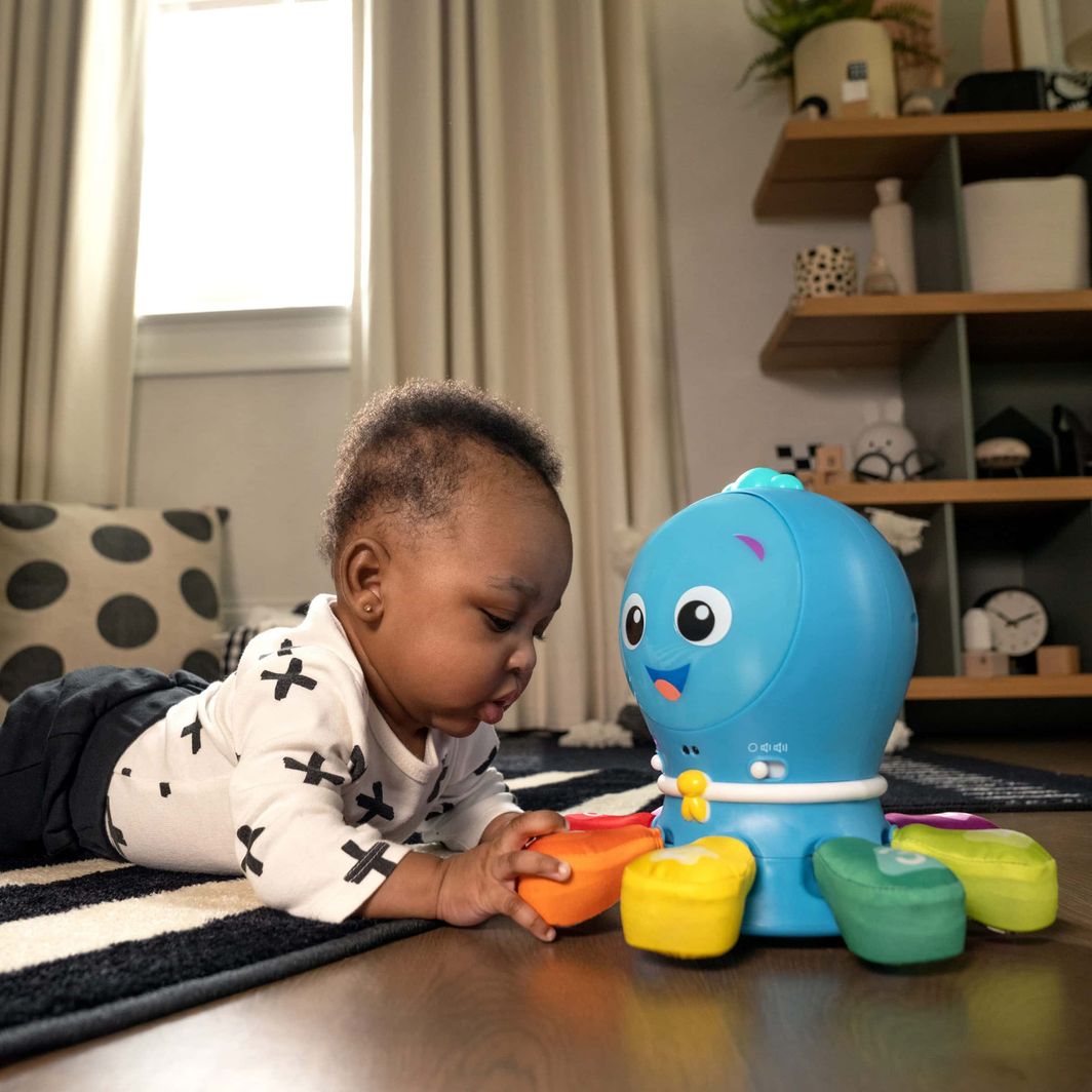 Baby Einstein 4-i-1 Crawl & Chase Pal, Go Opus Go™