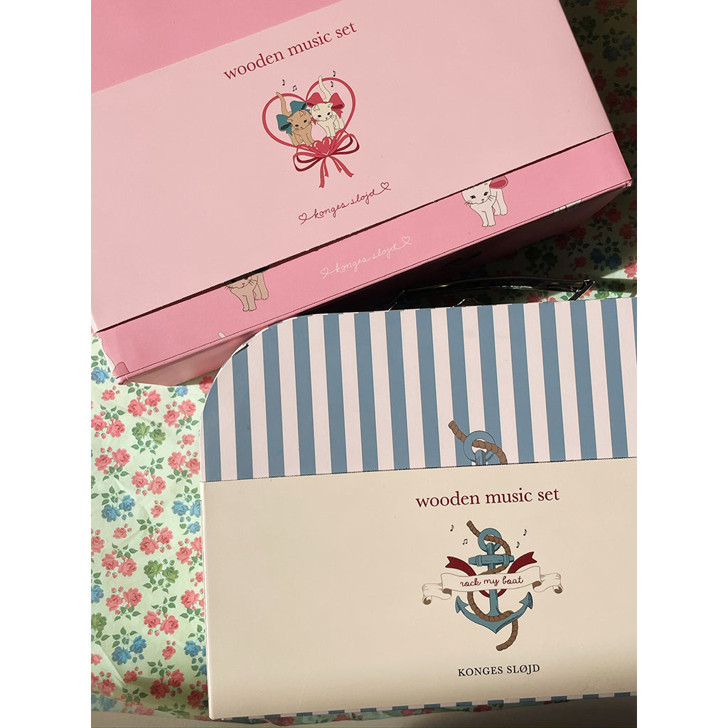 Konges Sløjd musikinstrumentset i koffert, med 4 delar - Bow kitty
