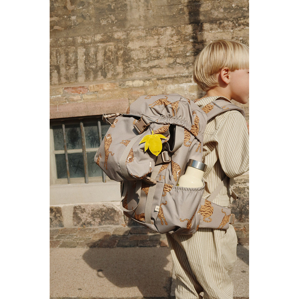 Konges Sløjd Clover skolväska med gymnastikpåse och regnskydd - Tiger Oak