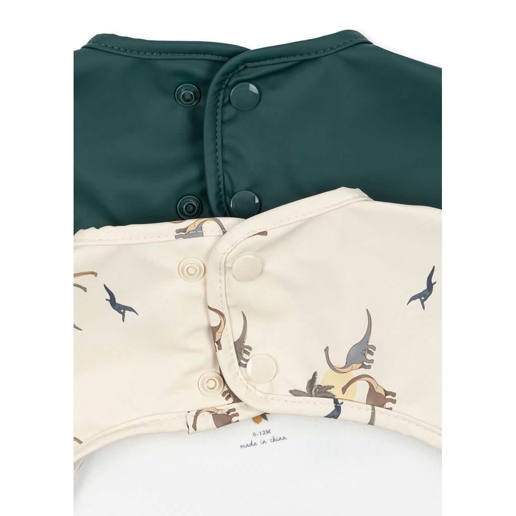 Konges Sløjd Dinner haklapp med ärmar, 6 månader – 3 år – Kubi/ Rain forest