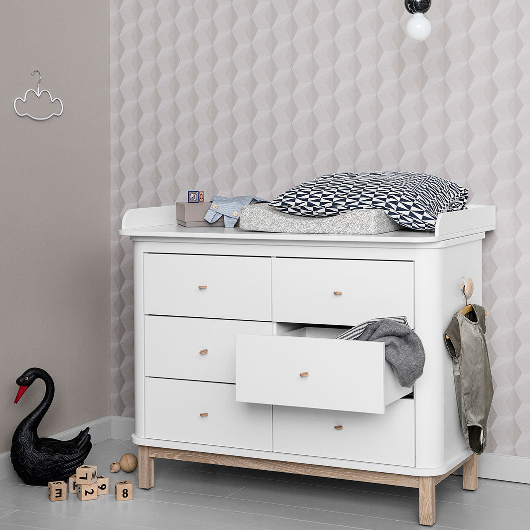 Oliver Furniture Wood puslekommode, m. stor plade - hvid/eg