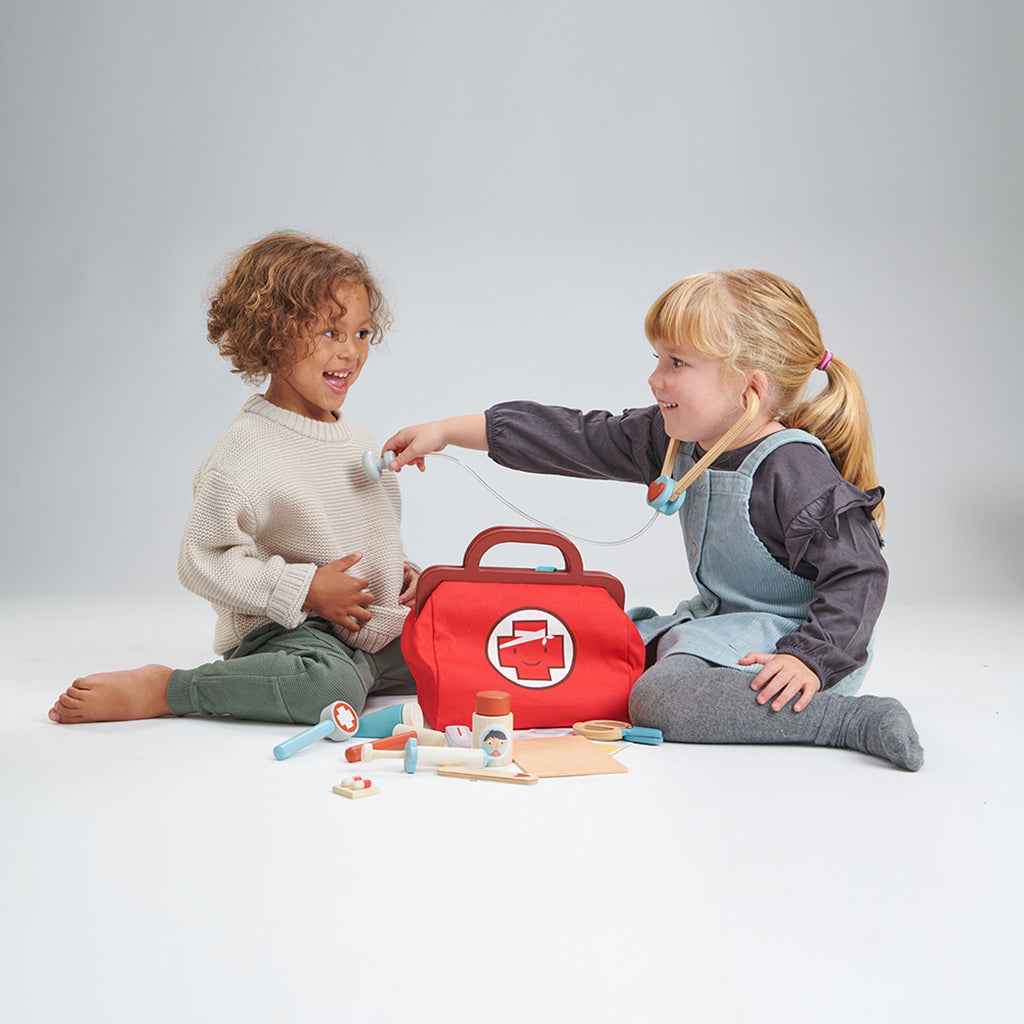 Tender Leaf, Läkarlåda