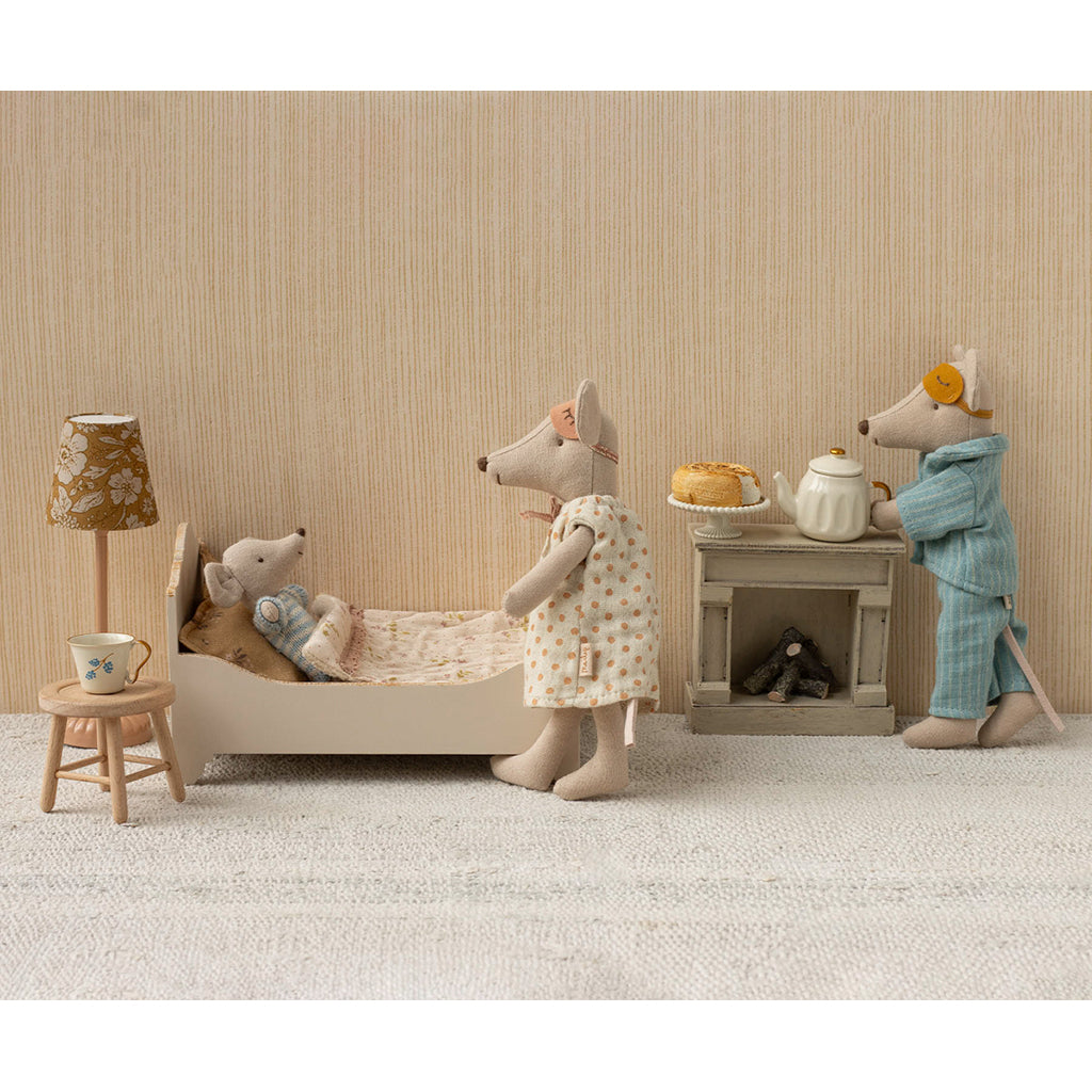 Maileg docktillbehör, Säng till möss - råvit