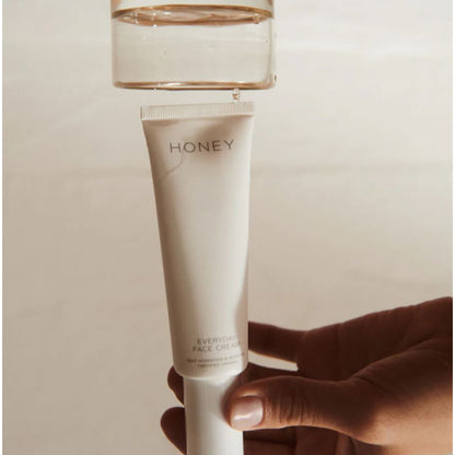 GLOW TRIO PRESENTASK