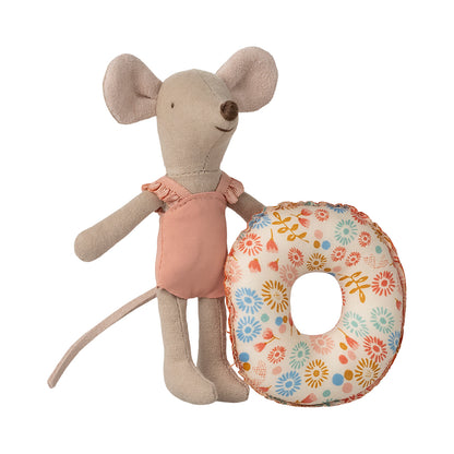 Maileg Strandmus med badring, Lillasyster - Blommor