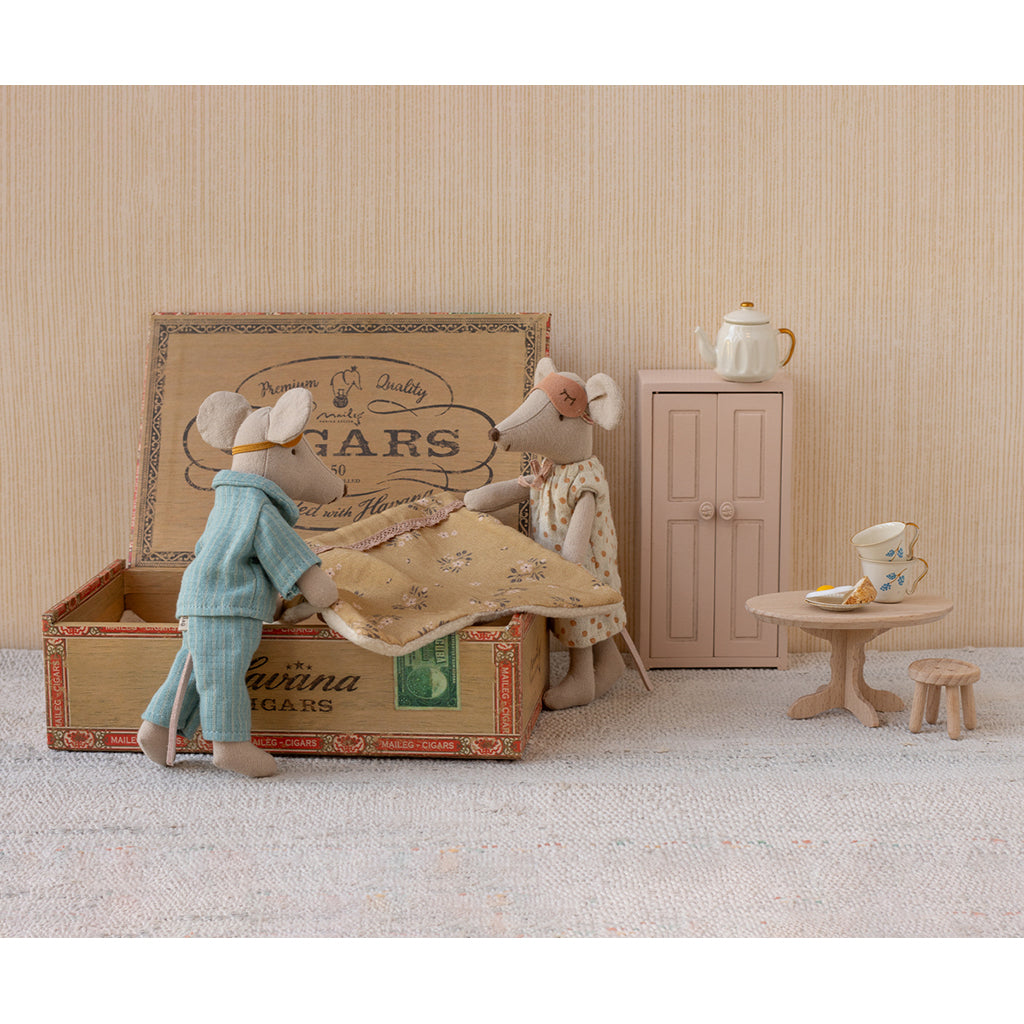 Maileg Mor och Far Mus i cigarrlåda