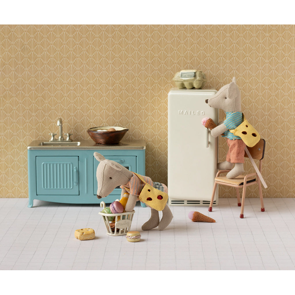 Maileg dukketøj til lillesøster mus, Tøj og taske