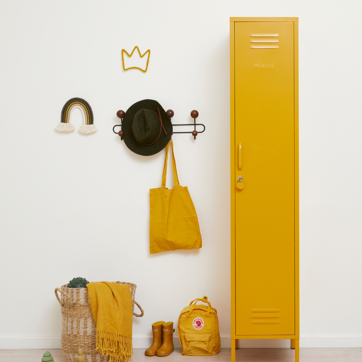 Mustard Made The Skinny skåp, Mustard