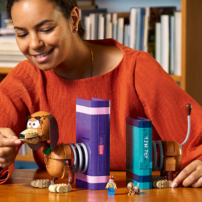 LEGO® Disney™ och Pixar Toy Story bokstöd med hunden Slinky