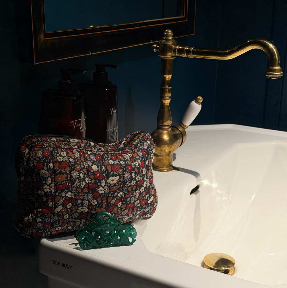 Bon Dep Pouch small, necessär med Liberty - Petal &amp; Daisy