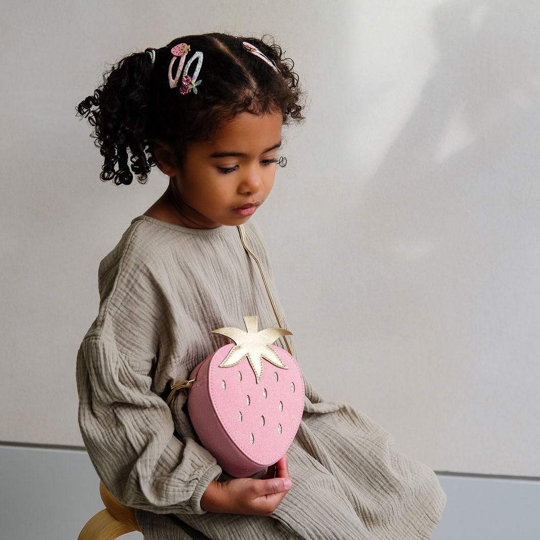 Mimi &amp; Lula axelväska, Mini Strawberry Spring on the Farm