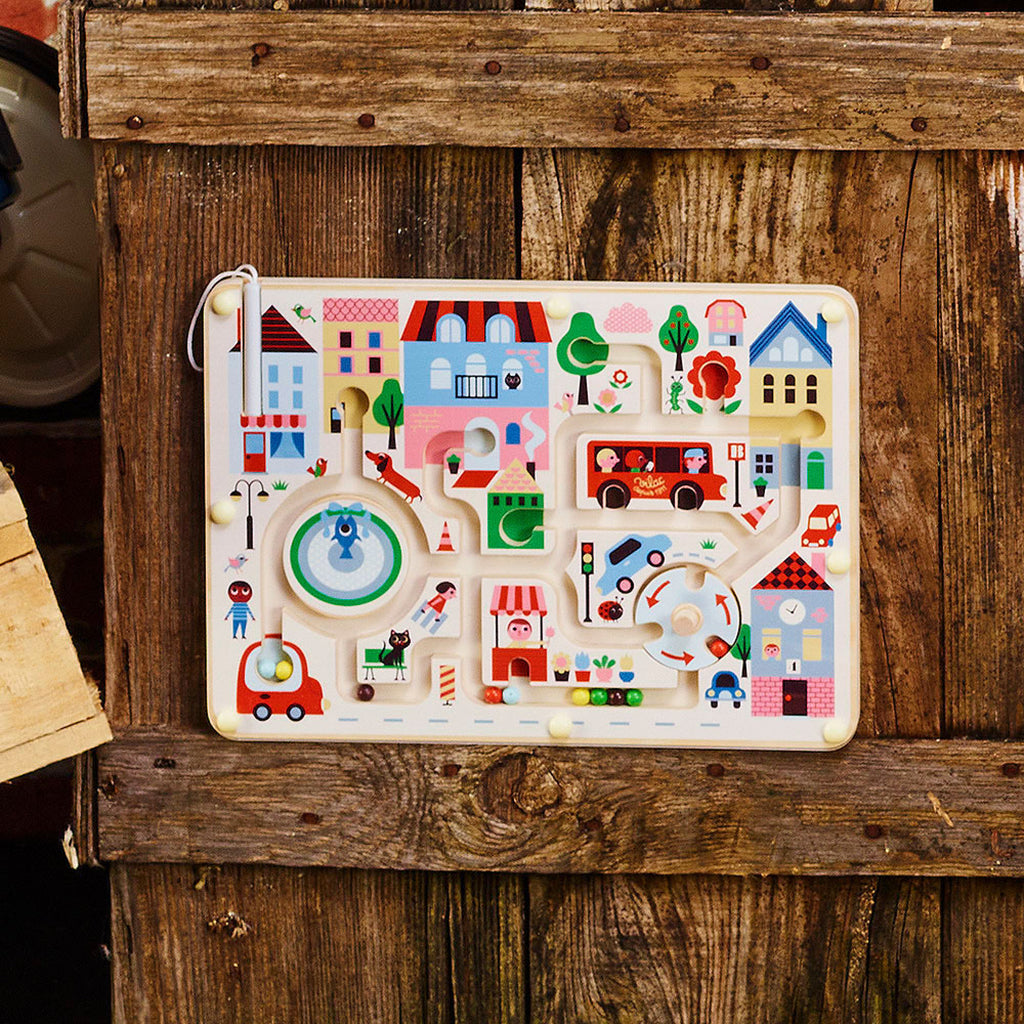 Vilac Labyrint, Liten stad av Ingela P Arrhenius