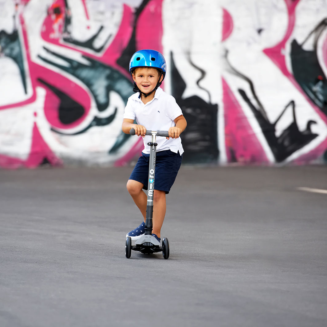 Micro Hjälm, Dark Blue Metallic - Strl. M (5-8 år)