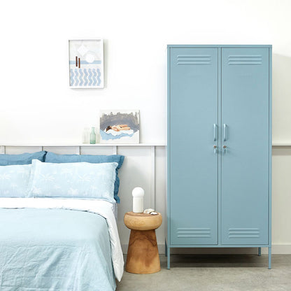 THE TWINNY IN OCEAN BOX A