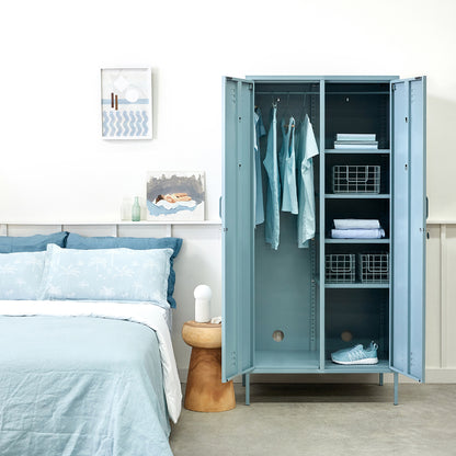 THE TWINNY IN OCEAN BOX A