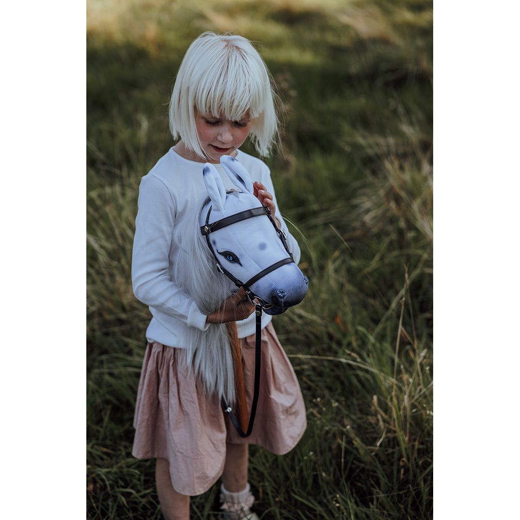 By Astrup Kæphest, Magic – Fläckig