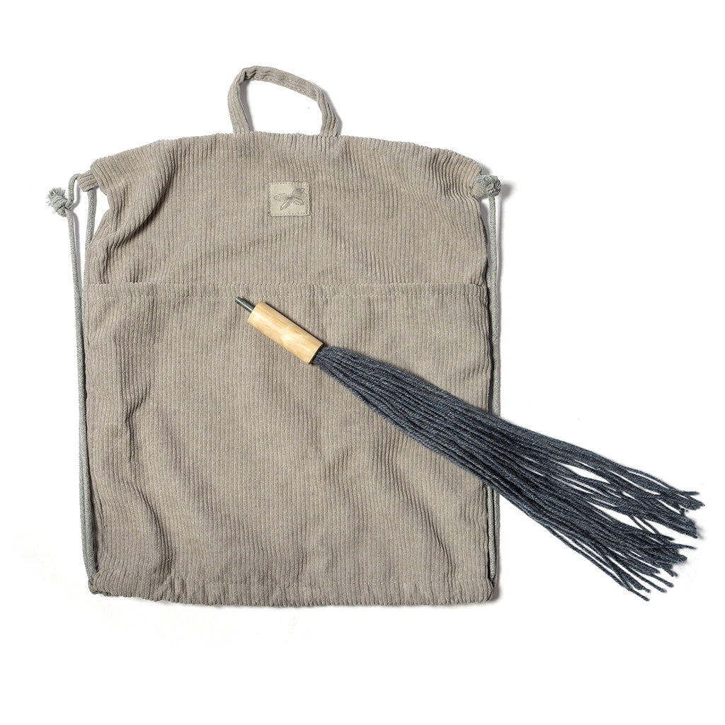 By Astrup Käpphäst med öppen mun och avtagbar svans, Grå