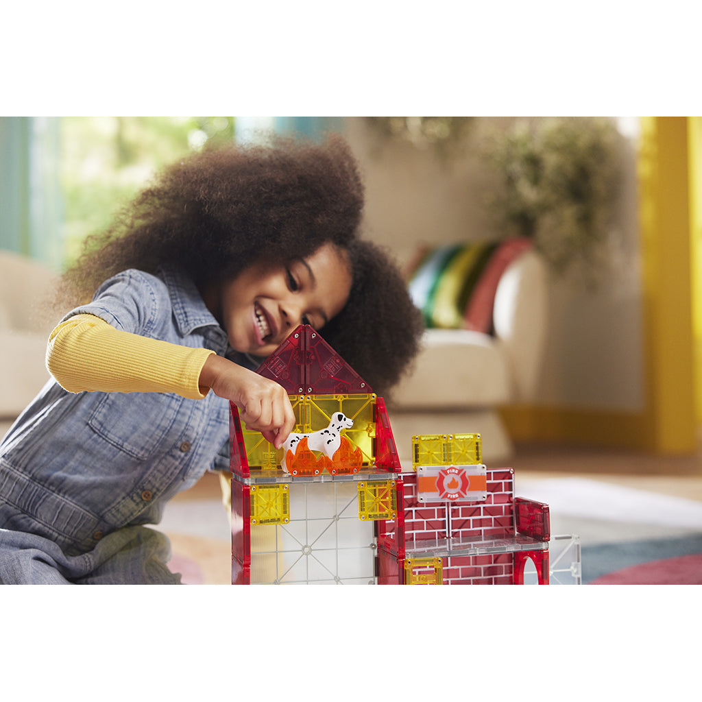 Magna-Tiles Magnetiskt Byggset, Brandstation med Ljus och Ljud - 50 delar