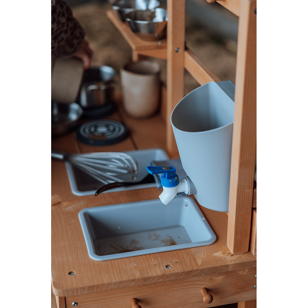 Mamamemo Mudkitchen, utomhuskök i trä för lek med lera