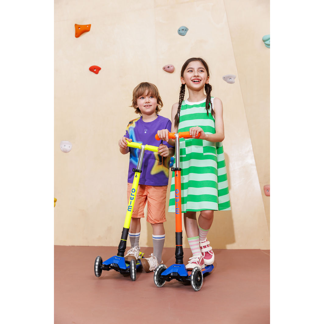 Micro Løbehjul, Maxi Deluxe Hopfällbar LED - Neon Blaze Orange