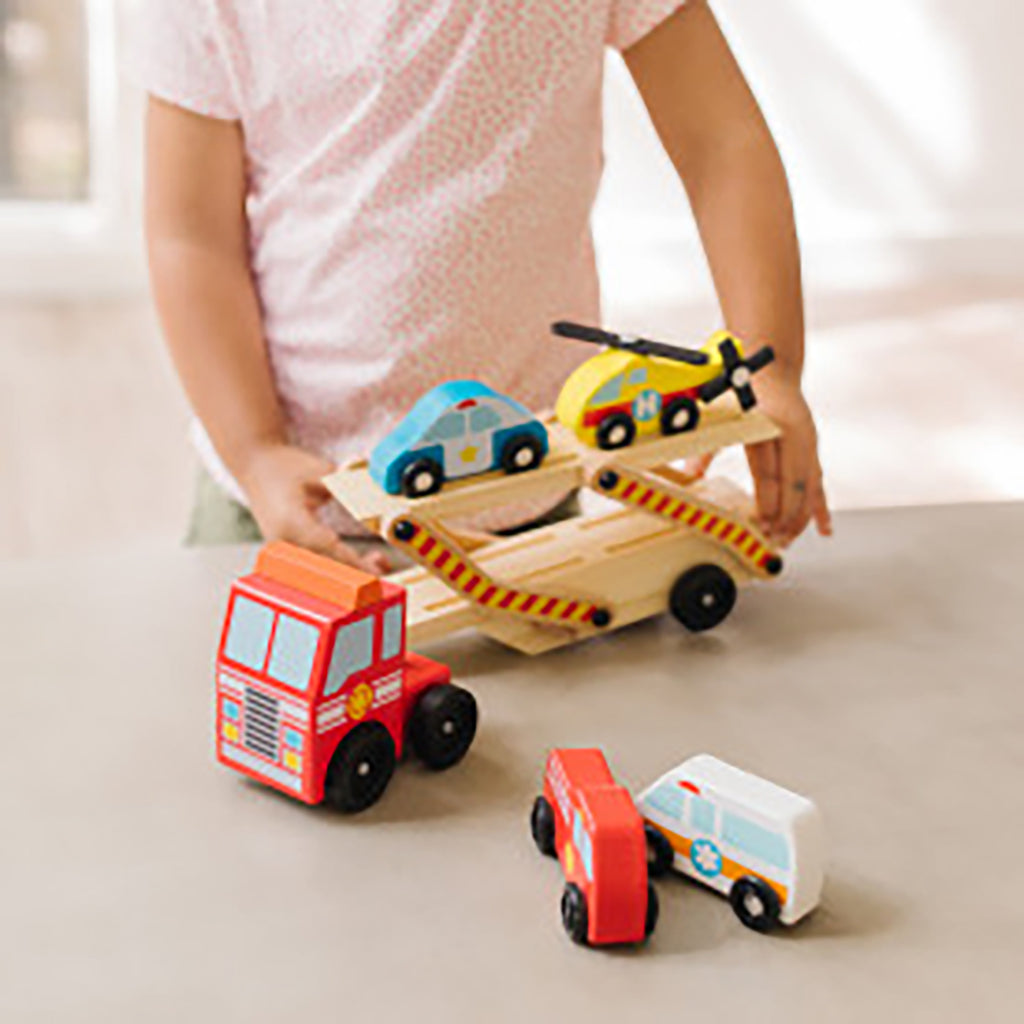 Melissa &amp; Doug Träleksaksbilar, Biltransport med räddningsfordon
