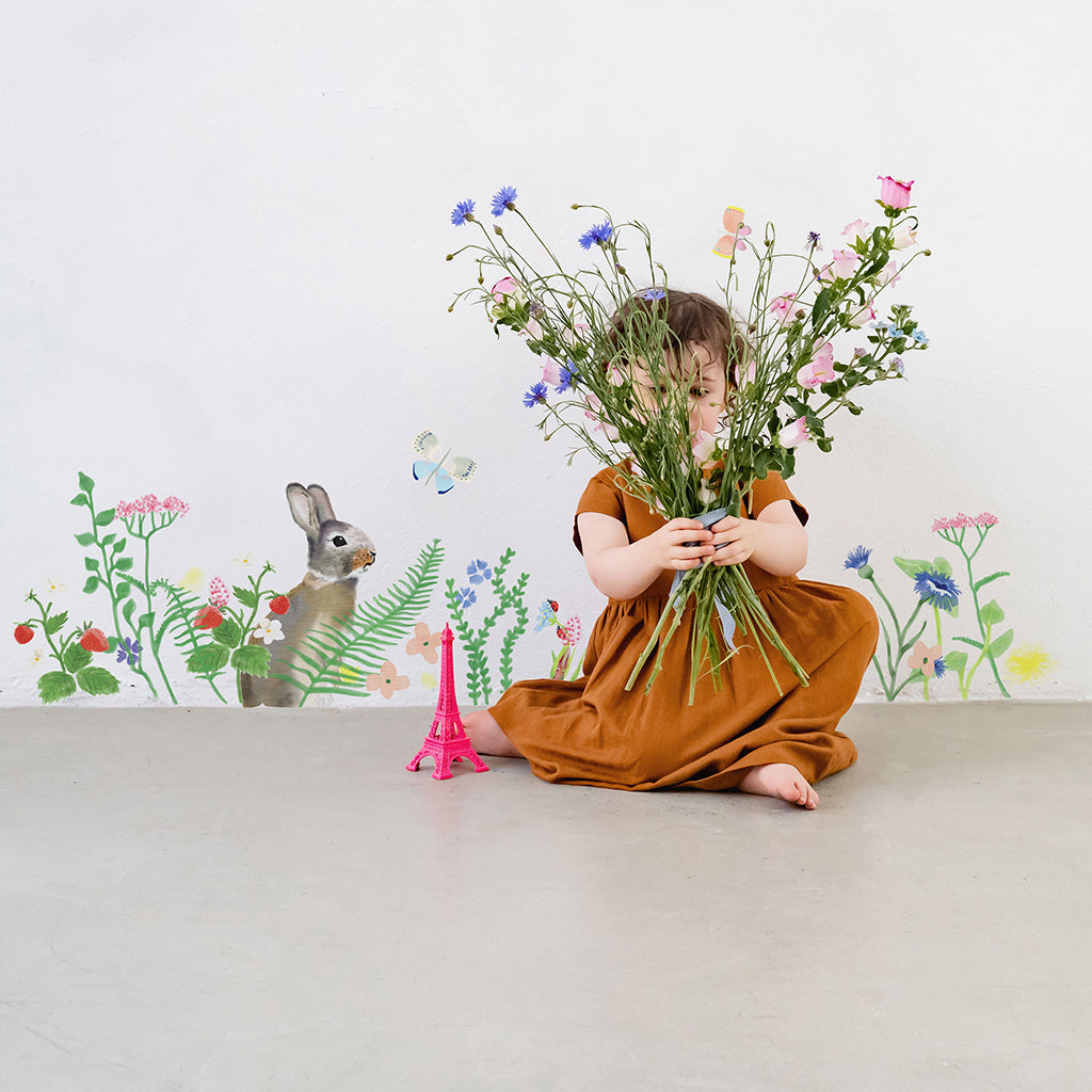 Mimi lou väggdekor, Kanin i gräset