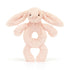 Baby Jellycat ring rangle, Kanin, blush - 15 cm