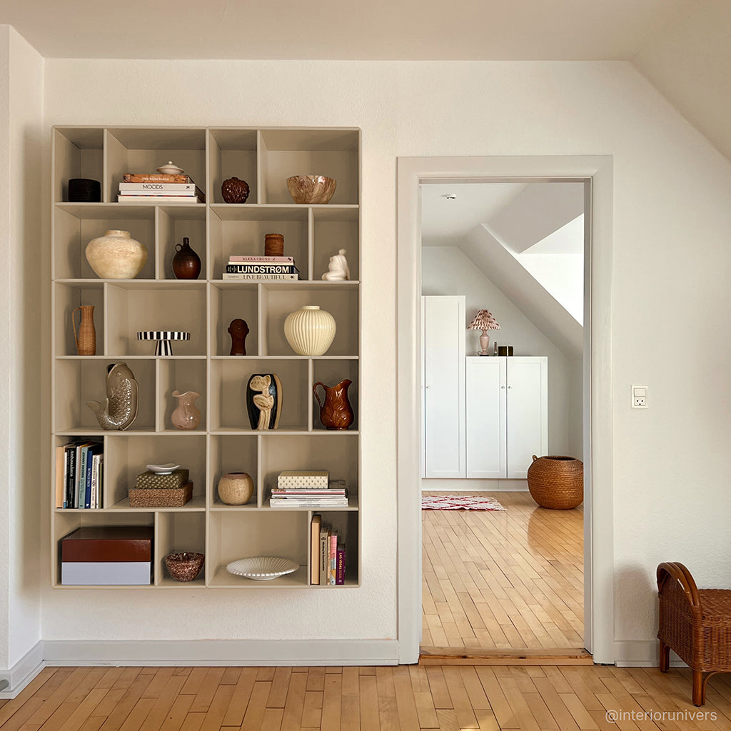 By Aulum Brooklyn vägghylla, 117x177 cm – Sand