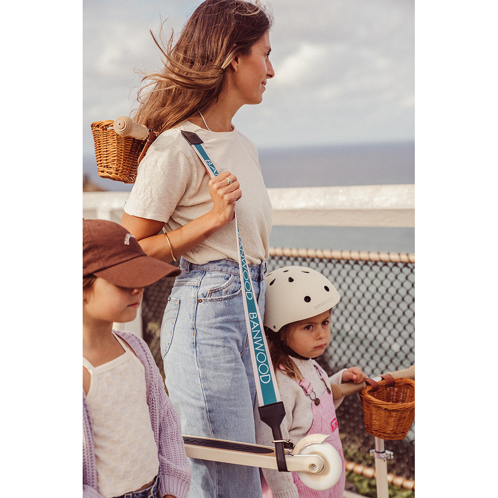 Banwood Carry strap, bärrem till skateboard, sparkcykel och balanscykel - Cream