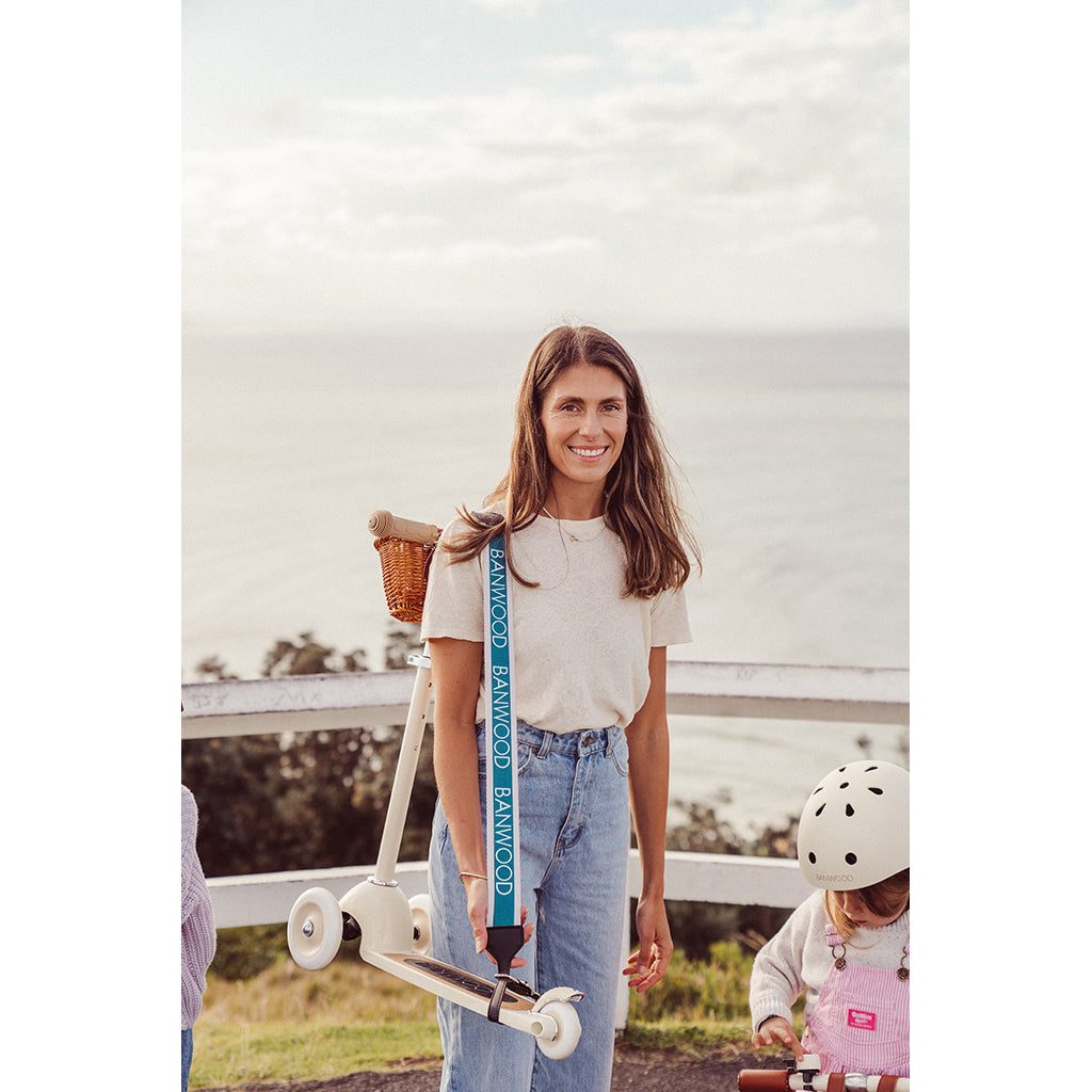 Banwood Carry strap, bärrem till skateboard, sparkcykel och balanscykel - Cream