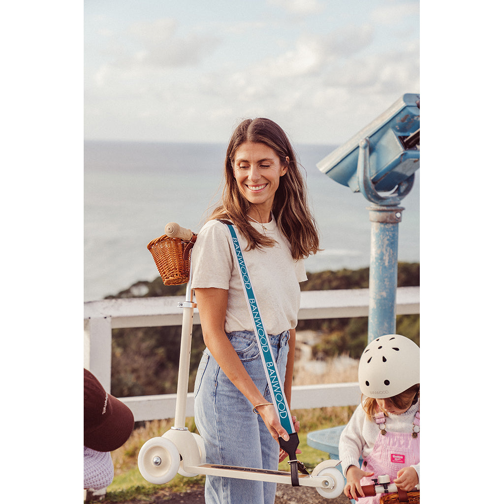 Banwood Carry strap, bärrem till skateboard, sparkcykel och balanscykel - Cream