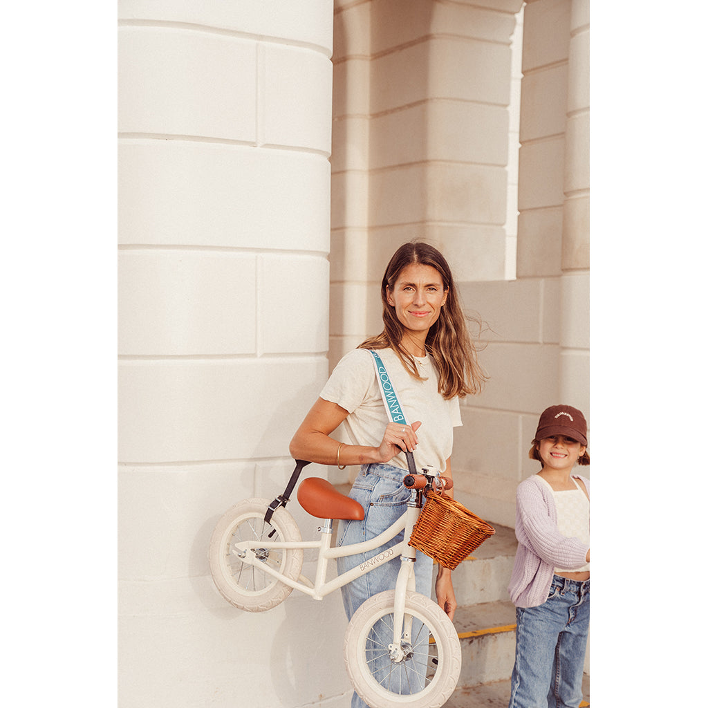 Banwood Carry strap, bärrem till skateboard, sparkcykel och balanscykel - Cream