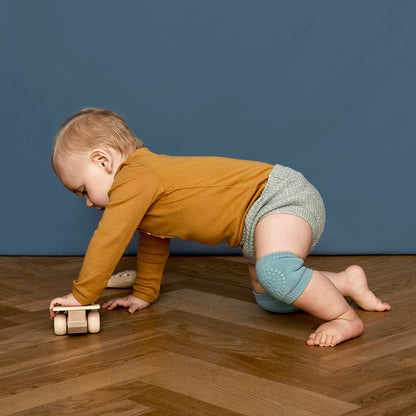 GoBabyGo knäskydd med gummiduttar, Soft pink