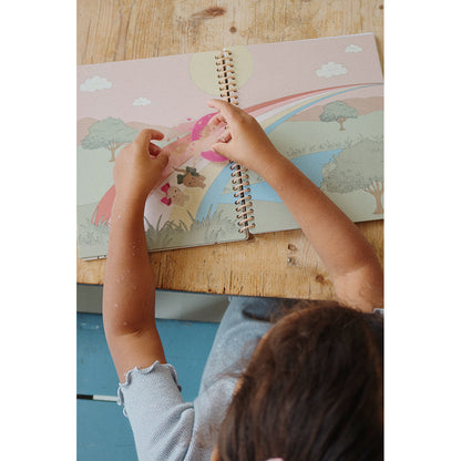 Konges Sløjd Klistermärkesbok, Blush