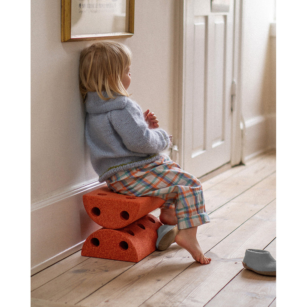 Modu Stool, Barnpall, aktivitetsmöbel i skum - Burnt orange